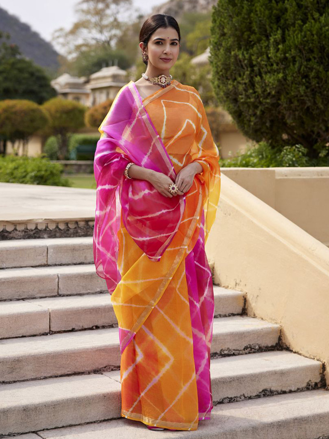 

Geroo Luxe Tie and Dye Zari Pure Silk Kota Saree, Pink