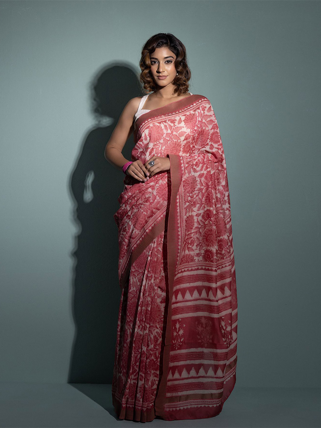 

Geroo Luxe Pink Floral Printed Pure Silk Chanderi Saree