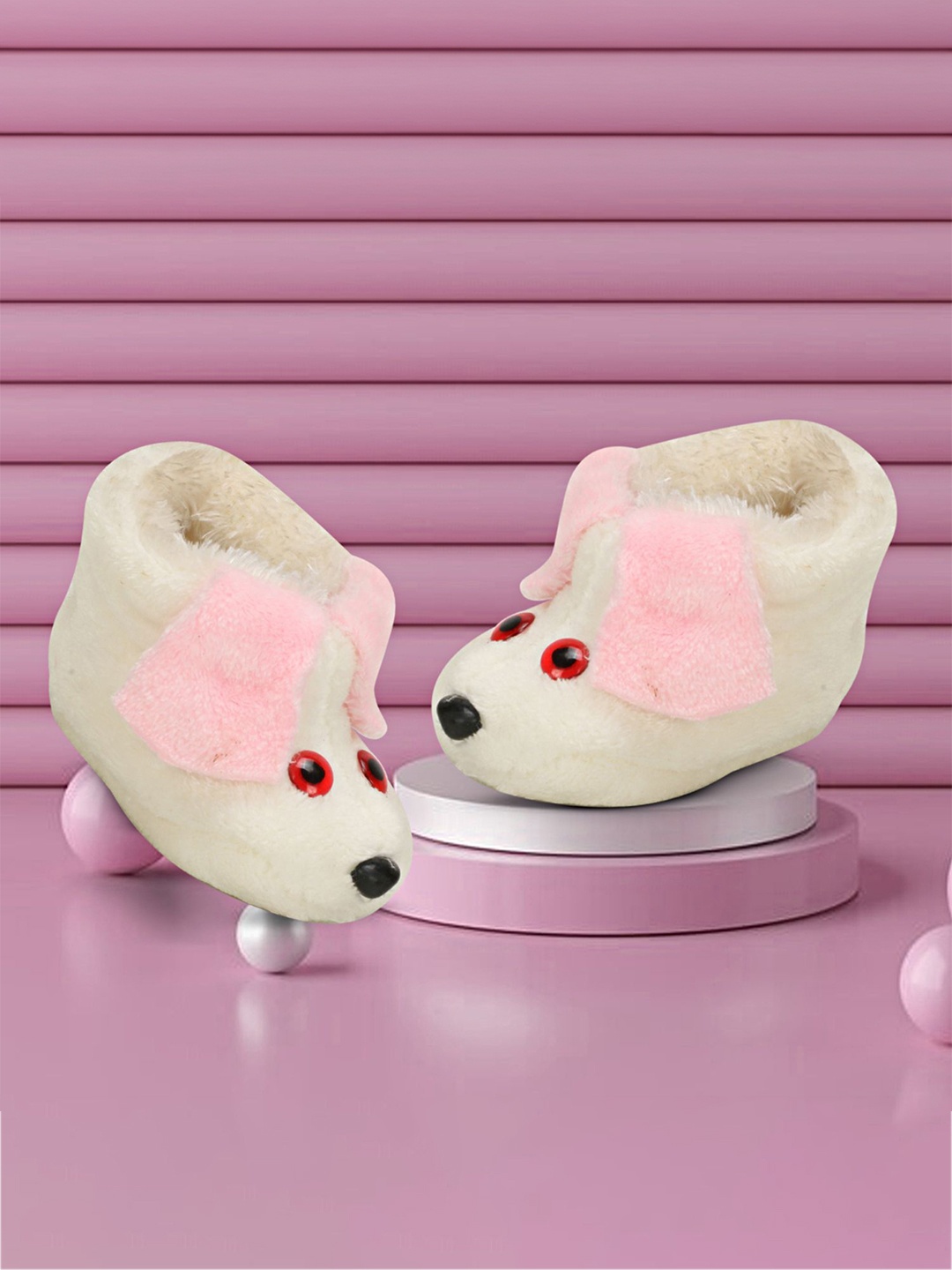 

BAESD Kids Cotton Mickey Mouse Booties, Off white