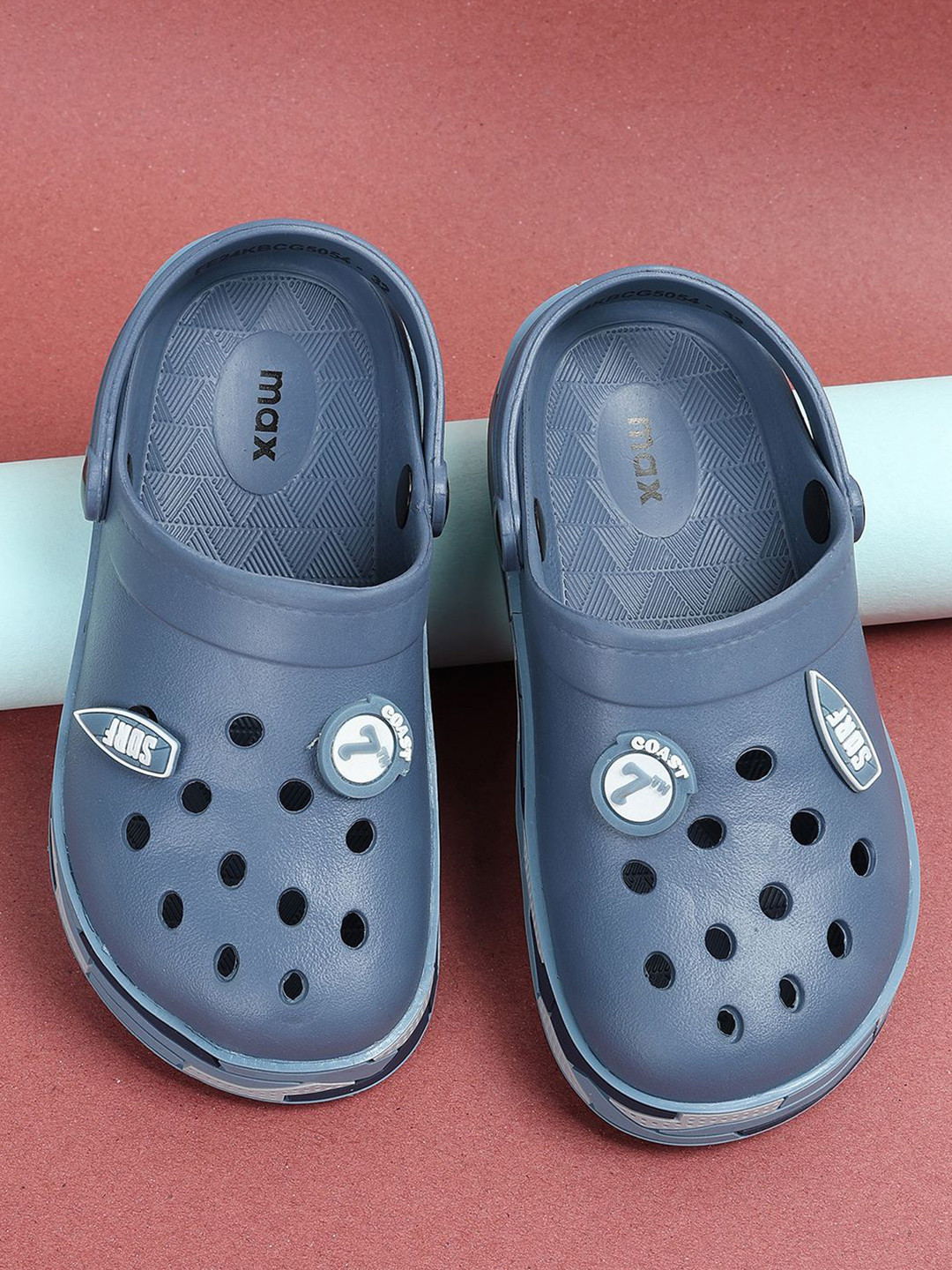 

max Boys Self Design Clogs, Blue