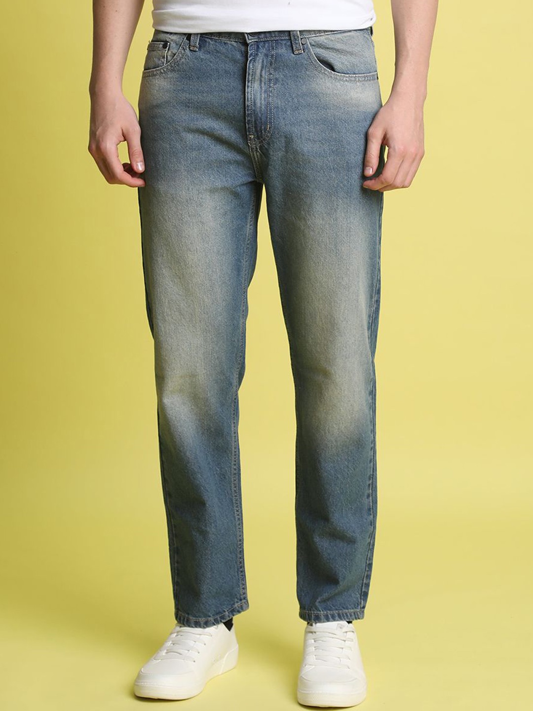 

Bene Kleed Men Cotton Relaxed Fit Tinted Light Fade Jeans, Blue