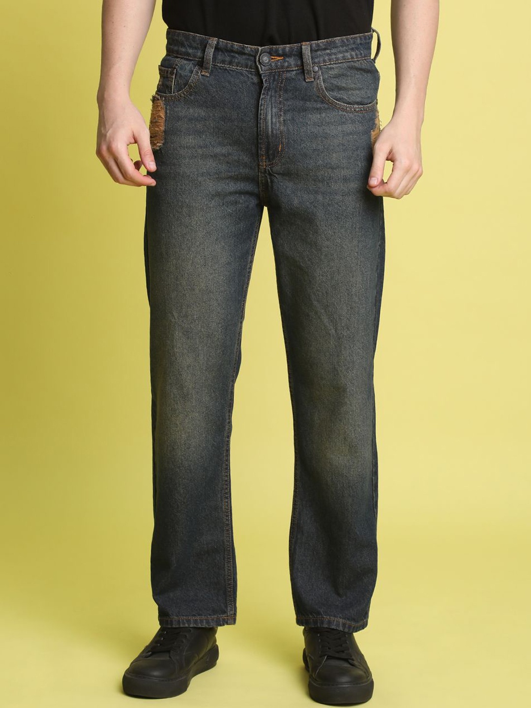 

Bene Kleed Men Straight Fit Low Distress Light Fade Cotton Jeans, Blue