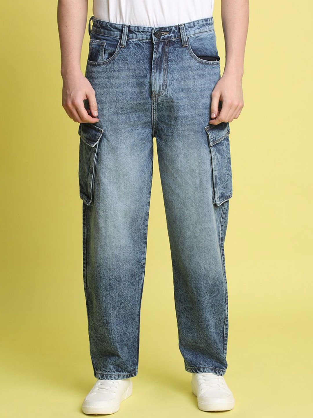 Bene Kleed Men Pure Cotton Light Fade Mid Rise Cargo Jeans, Blue