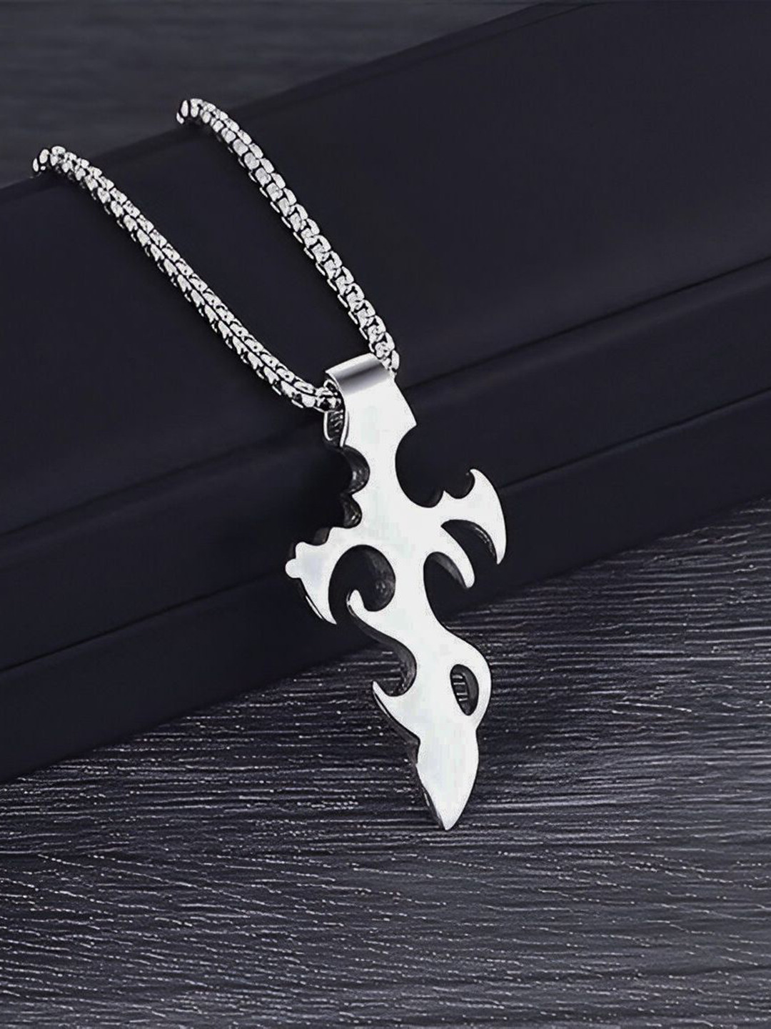 

Minprice Silver-Plated Contemporary Pendants with Chains