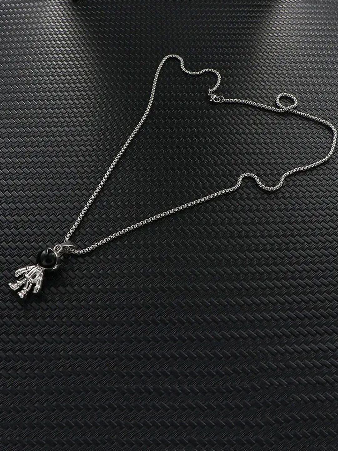 

Minprice Silver-Plated Stainless Steel Contemporary Pendant with Chain