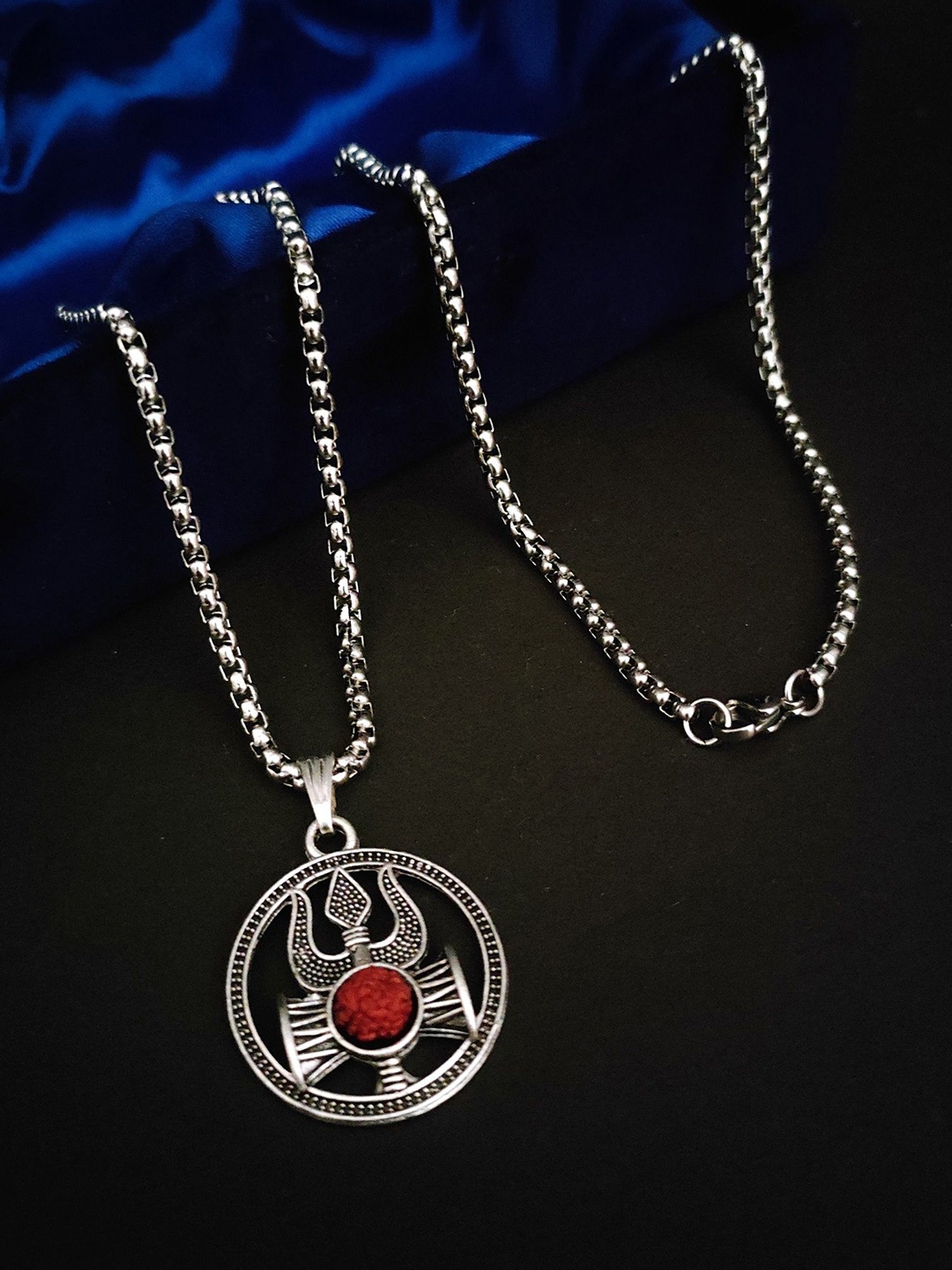 Minprice Silver-Plated Contemporary Pendants with Chains