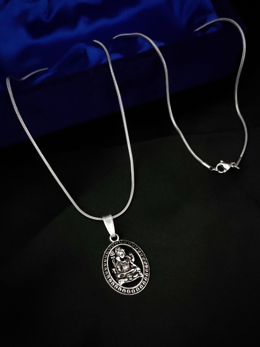 Minprice Silver-Plated Contemporary Pendants with Chains