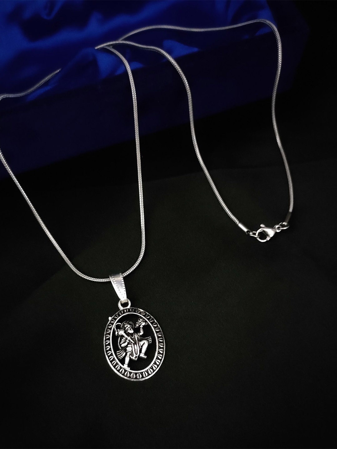 

Minprice Silver-Plated Stainless Steel Contemporary Pendant with Chain