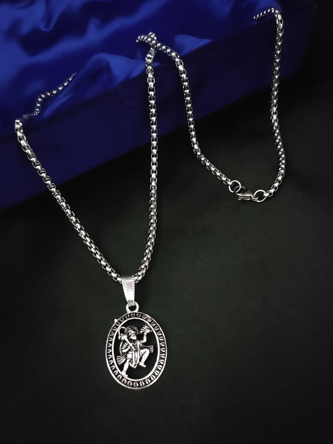 

Minprice Silver-Plated Contemporary Pendants with Chains