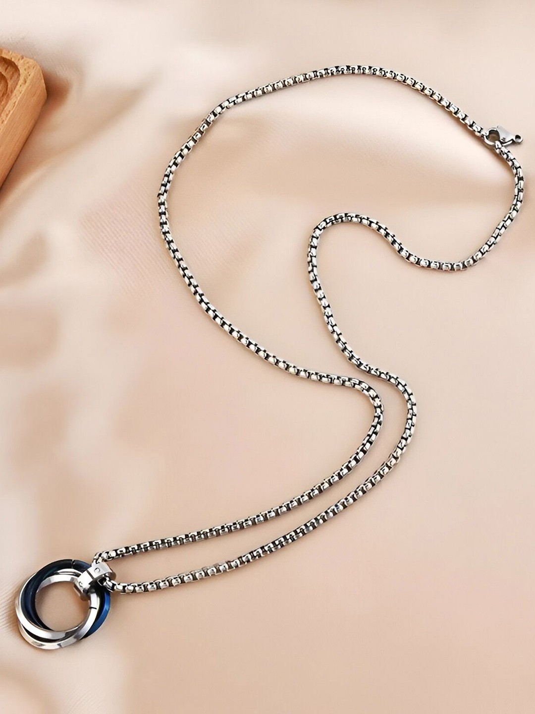 

Minprice Silver-Plated Spherical Pendants with Chains