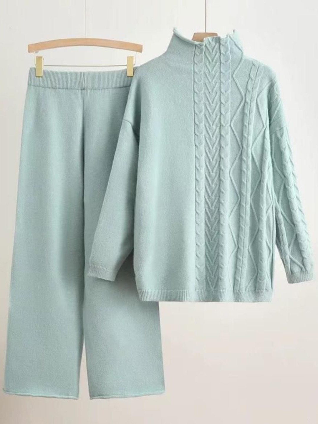 

Alamode By Akanksha Green Kinsley Luxe Winter Coord Set - Tracksuit
