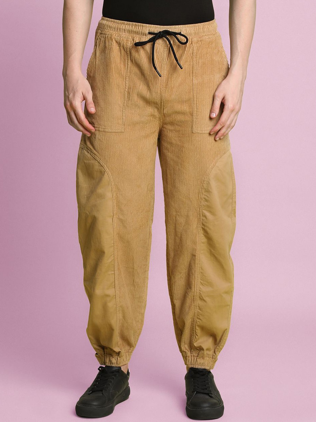 Bene Kleed Men Loose Fit Mid-Rise Pure Cotton Joggers Trouser, Beige