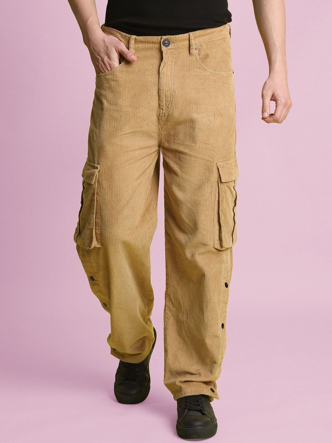 

Bene Kleed Men Cotton Mid-Rise Loose Fit Pleated Cargos Trouser, Beige