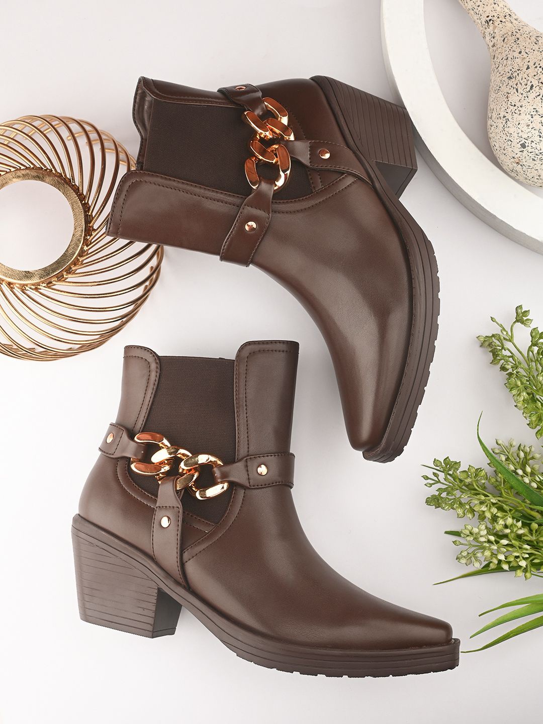 

The Roadster Lifestyle Co. Women Block-Heeled Chelsea Boots, Brown