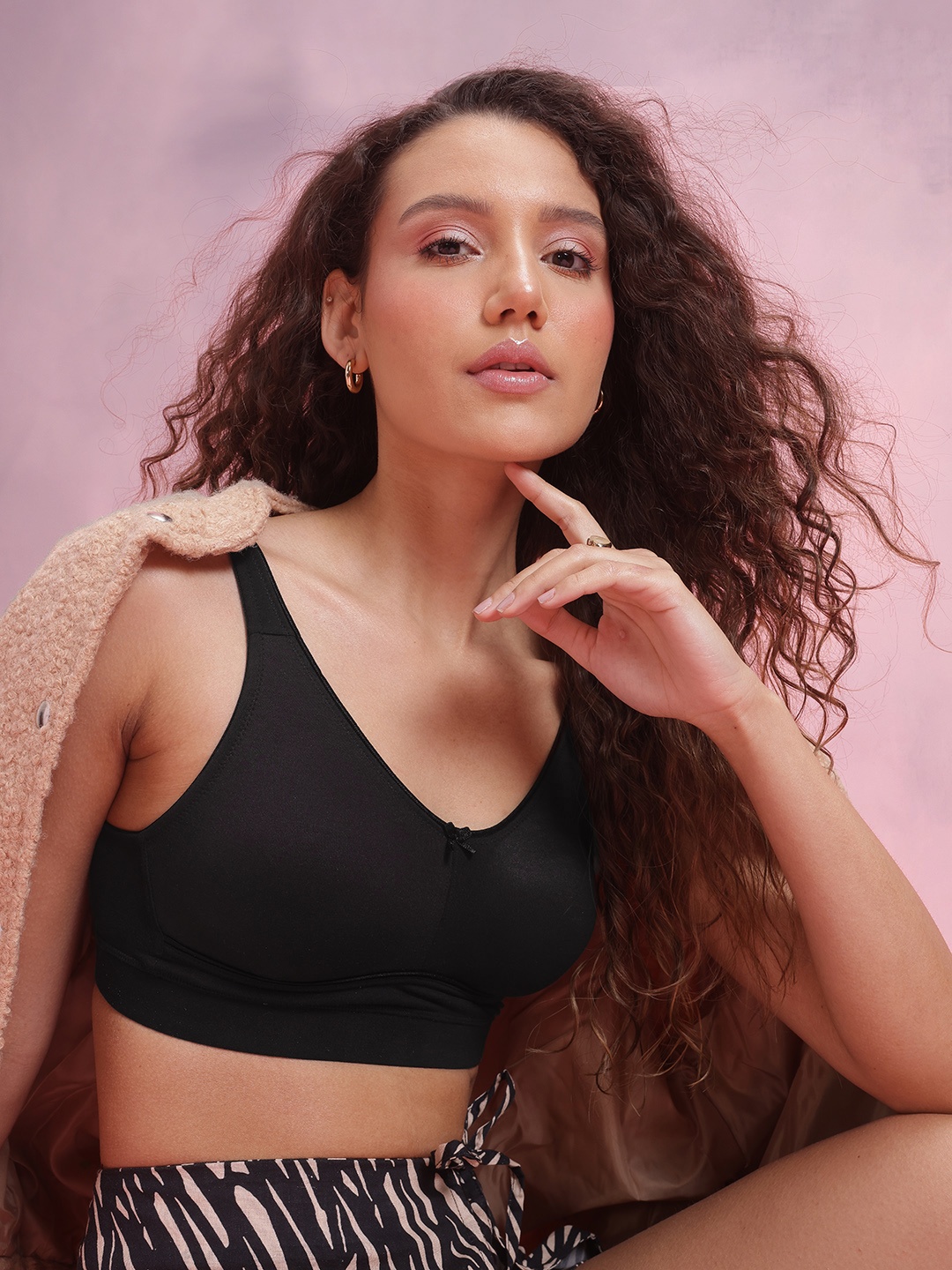

DressBerry Solid Full Coverage Bra, Black