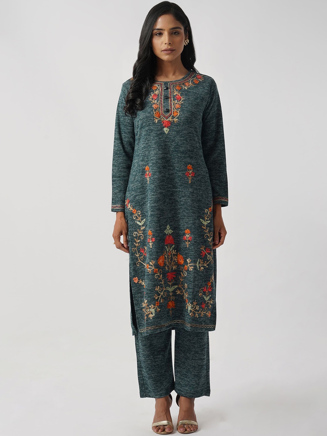 

Tahiliya Floral Embroidered Straight Kurta with Trousers & Dupatta, Blue