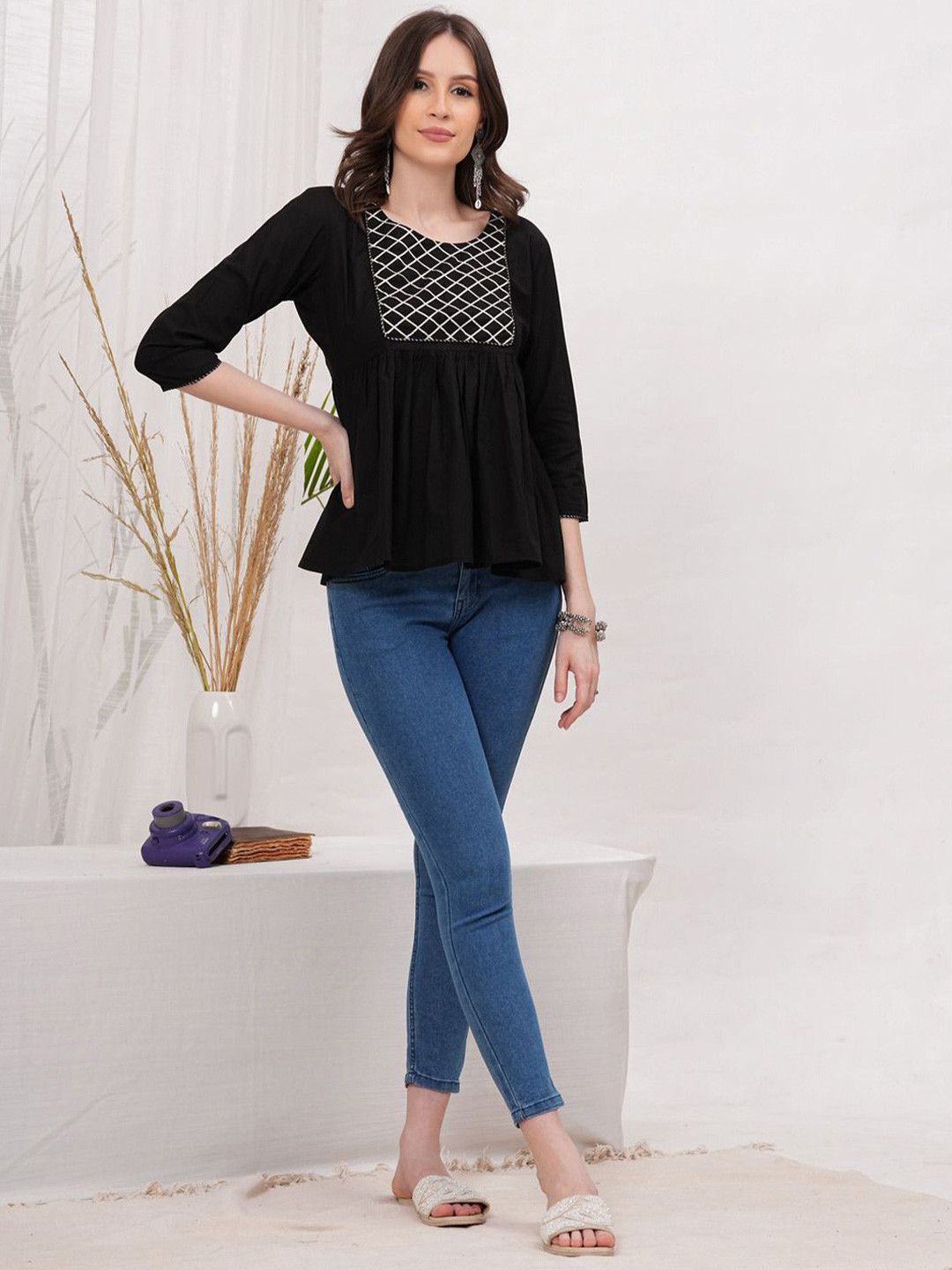 

Vilgi Organic Cotton Zari Work Top, Black