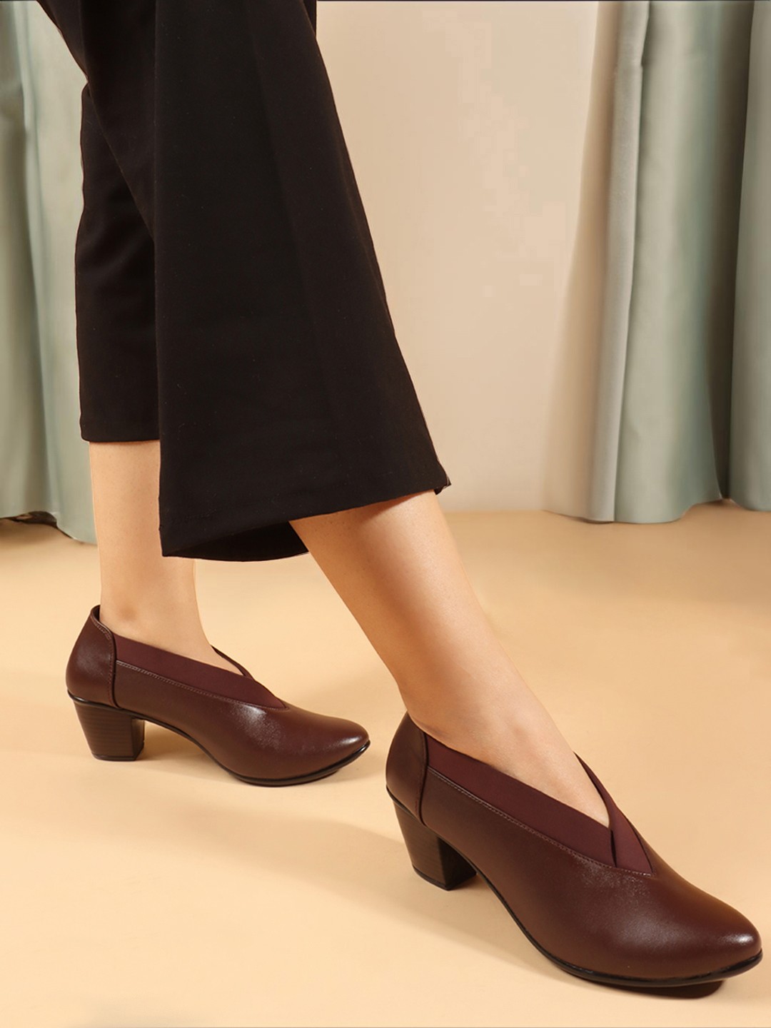 

Carlton London Women Block Heel Pumps, Brown