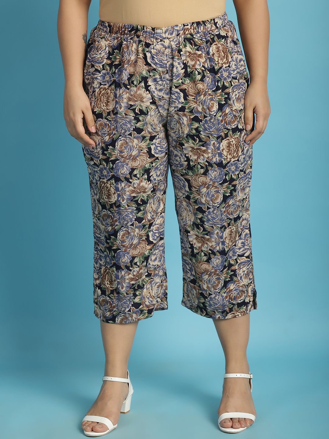 theRebelinme Women Printed Capris, Navy blue