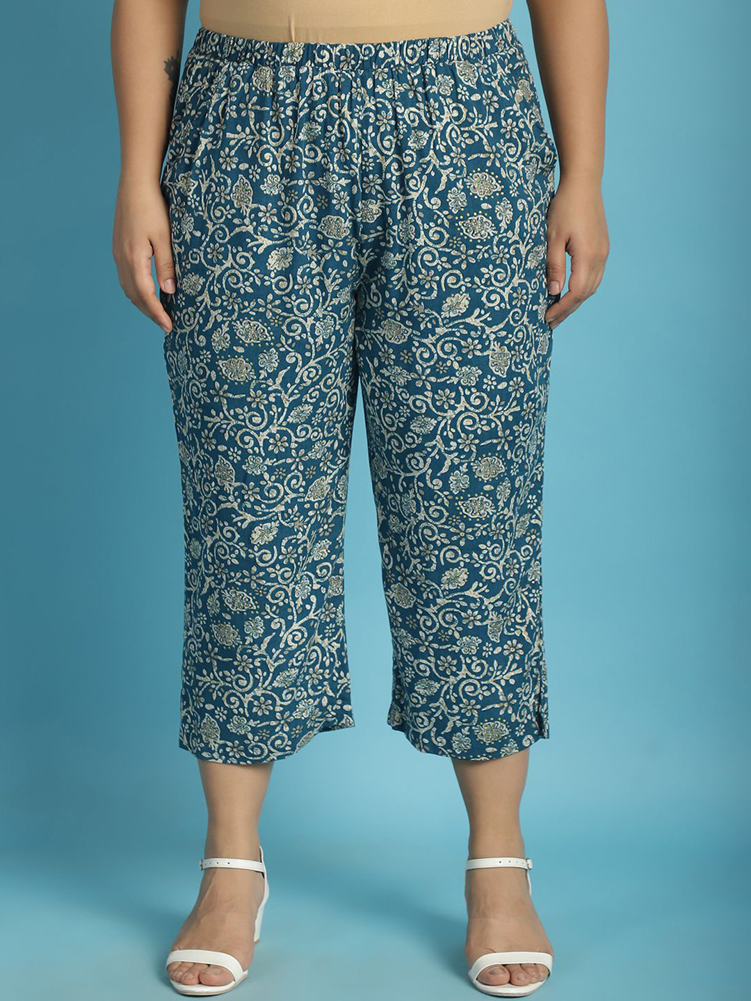 

theRebelinme Women Printed High-Rise Regular Fit Capris, Teal