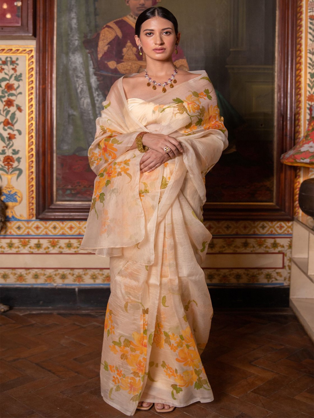 

Geroo Luxe Floral Printed Organza Saree, Beige