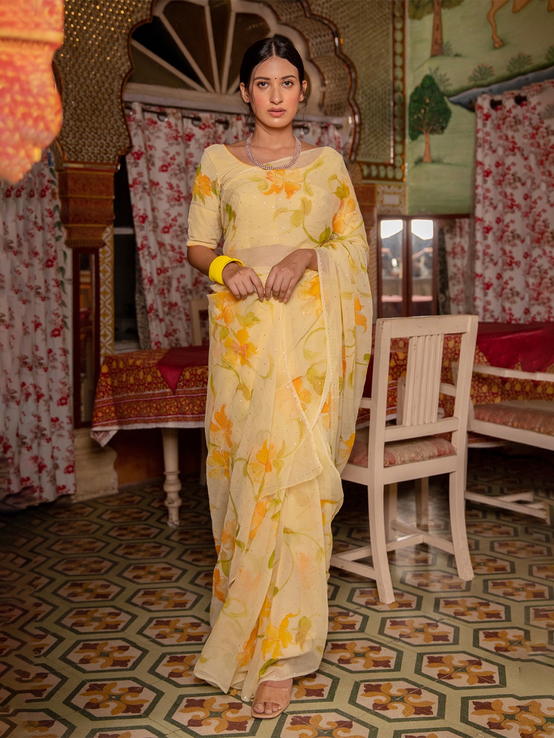 

Geroo Luxe Floral Printed Mukaish Pure Chiffon Saree, Yellow