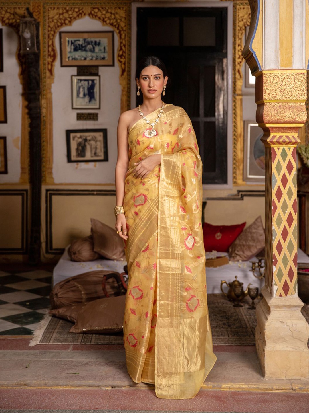 

Geroo Luxe Floral Woven Design Zari Kota Saree, Yellow