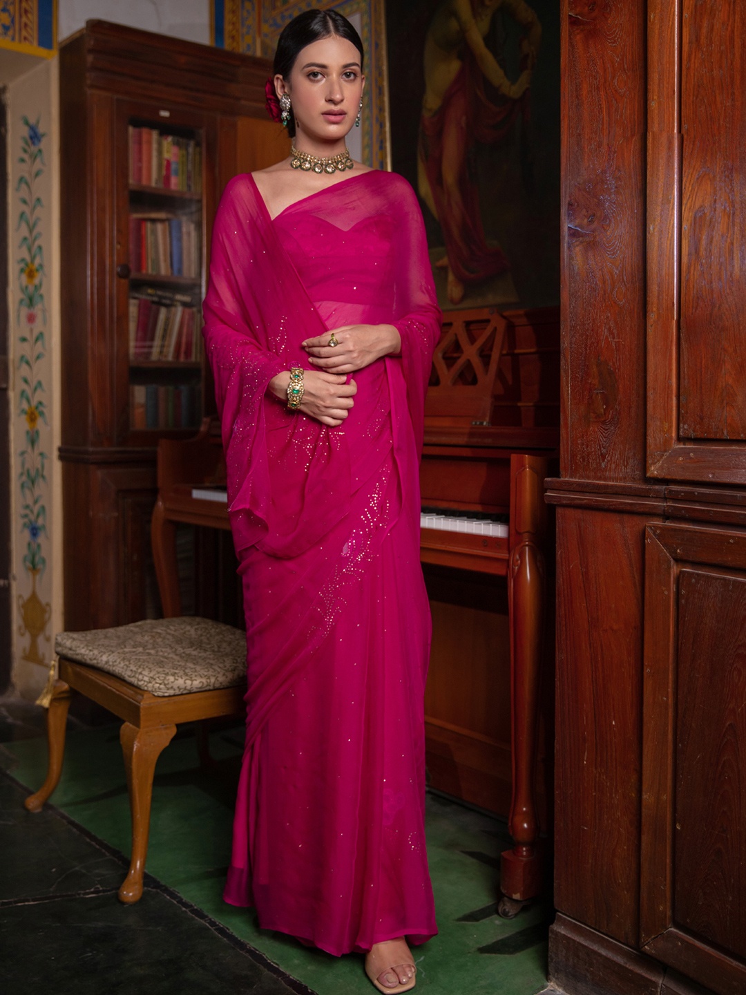 

Geroo Luxe Embellished Mukaish Pure Chiffon Saree, Magenta