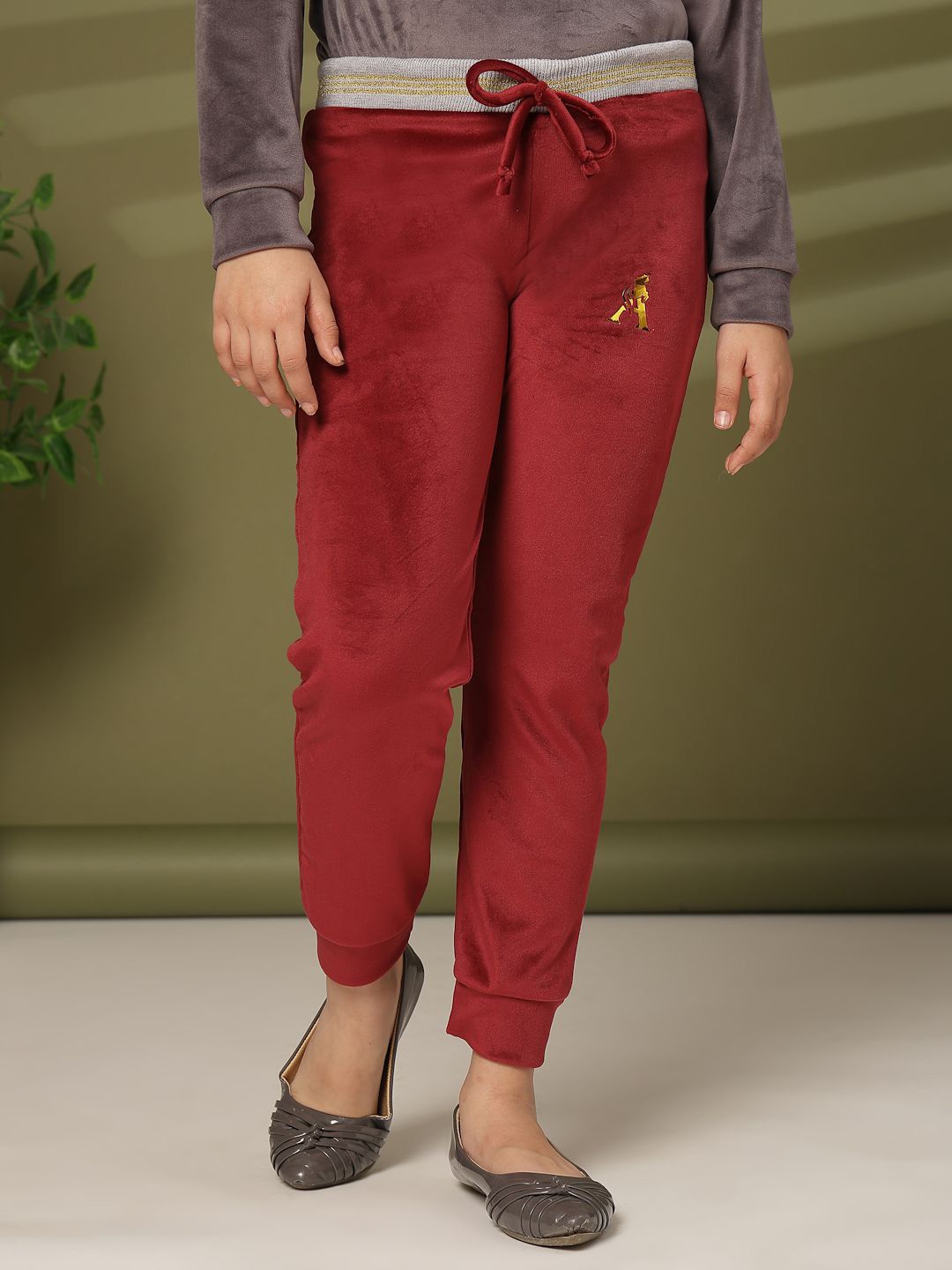 

Albion By CnM Girls Regular Fit Mid-Rise Regular Trousers, Maroon