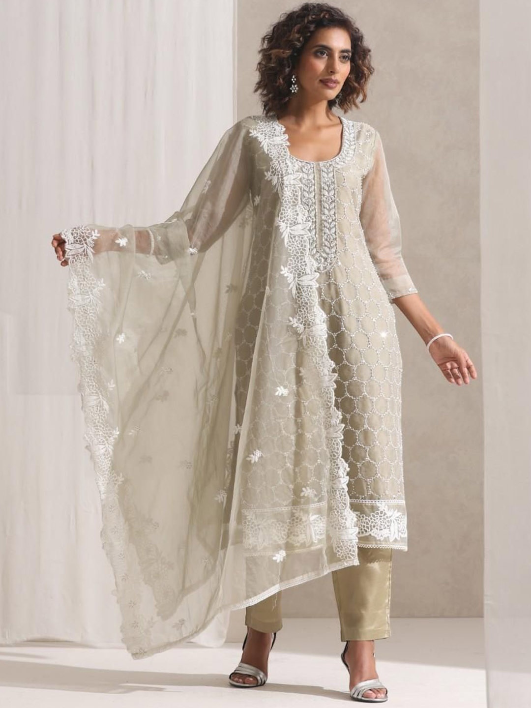 

Triyah Floral Embroidered Sequinned Straight Kurta with Pyjamas & Dupatta, Yellow