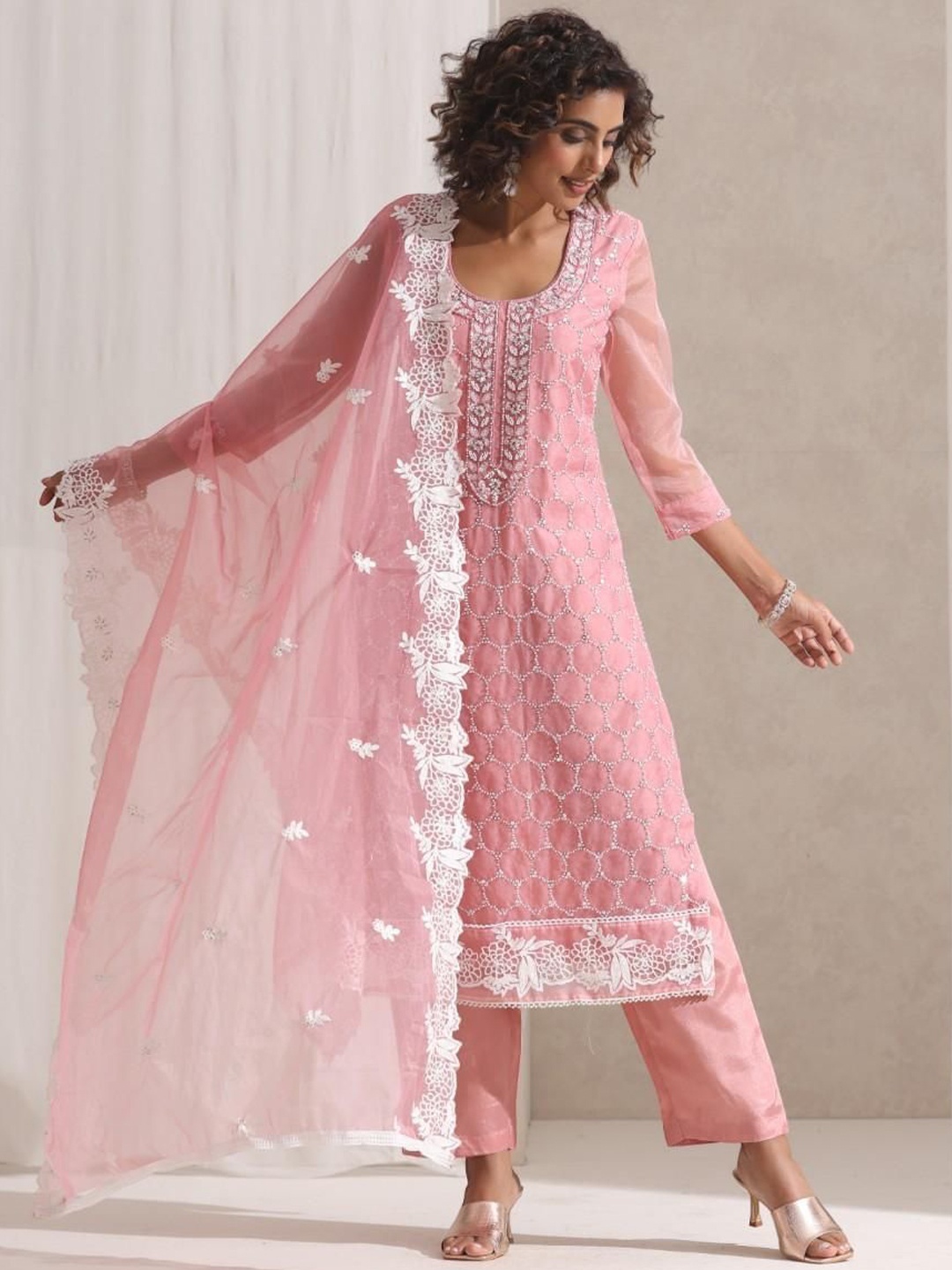 

Triyah Ethnic Motifs Embroidered Beads and Stones Straight Kurta with Pyjamas & Dupatta, Pink