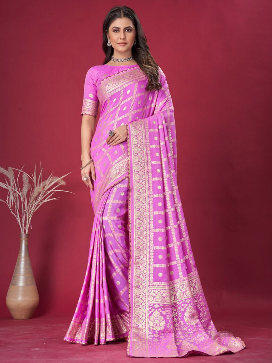 

Mangalam Fashion Diva Woven Design Banarasi Saree, Pink