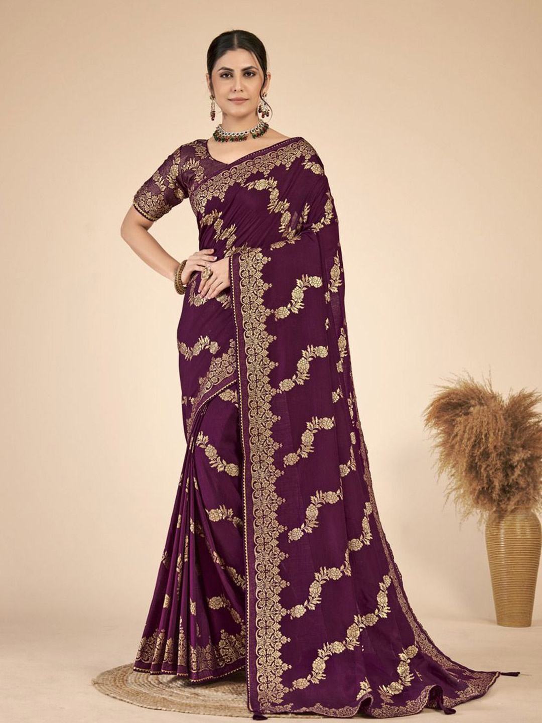 

Mangalam Fashion Diva Woven Design Zari Banarasi Saree, Purple