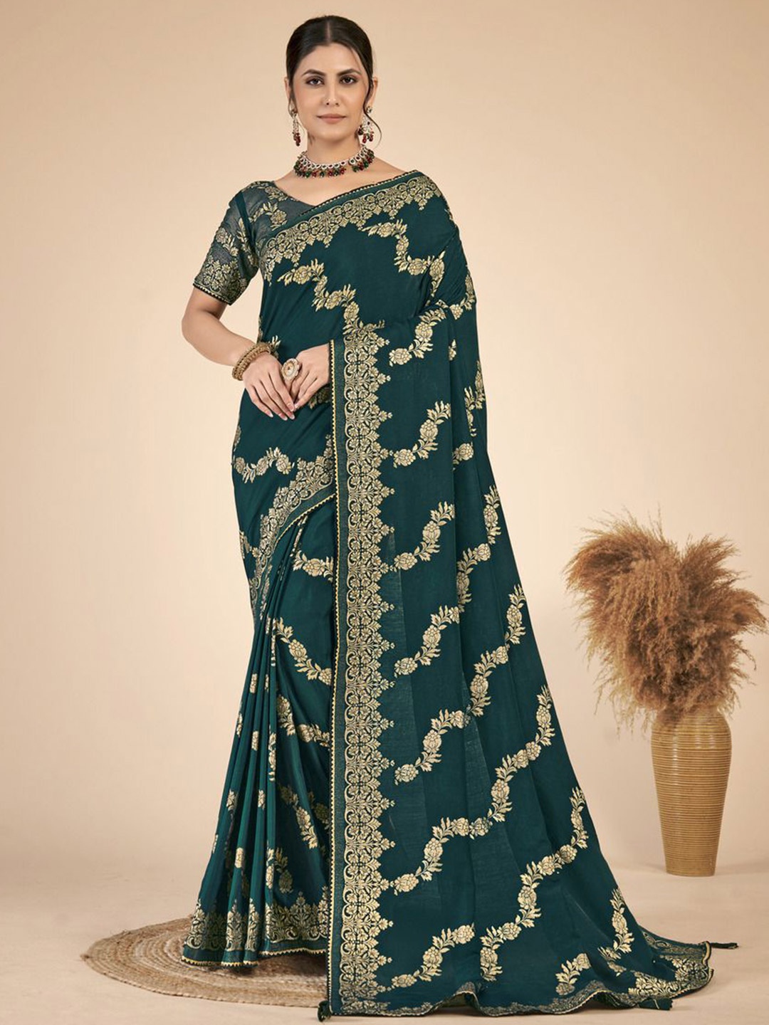 Mangalam Fashion Diva Woven Design Zari Banarasi Saree, Green