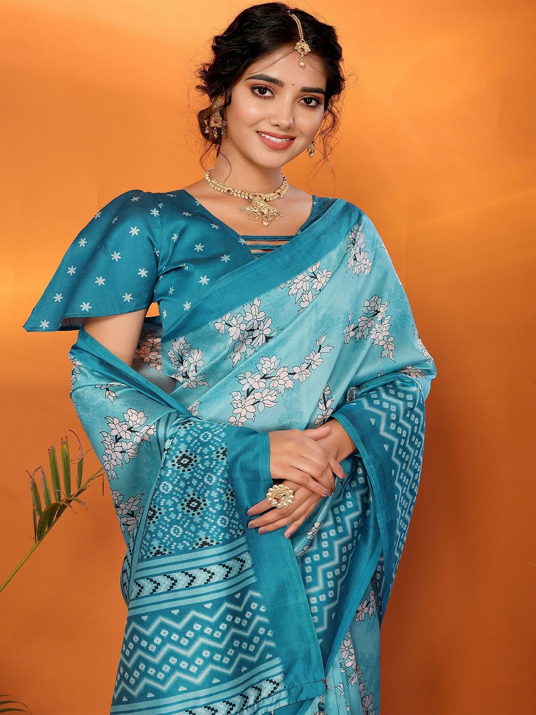 

KALINI Floral Printed Maheshwari Saree, Green