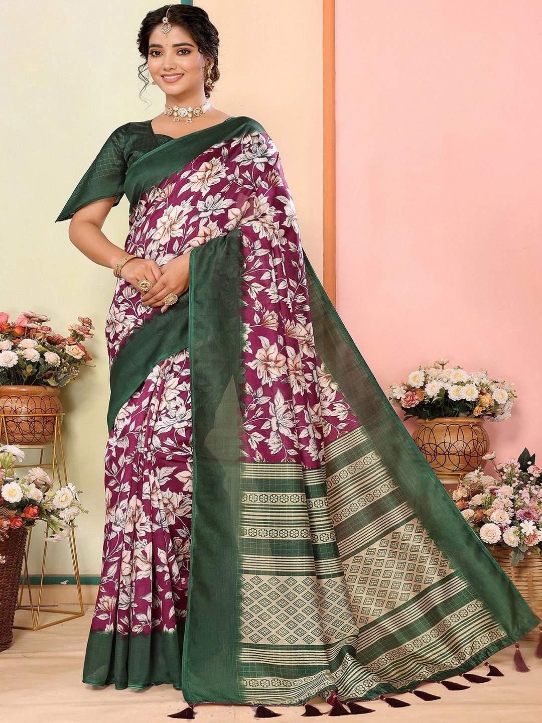 

KALINI Floral Printed Saree, Red