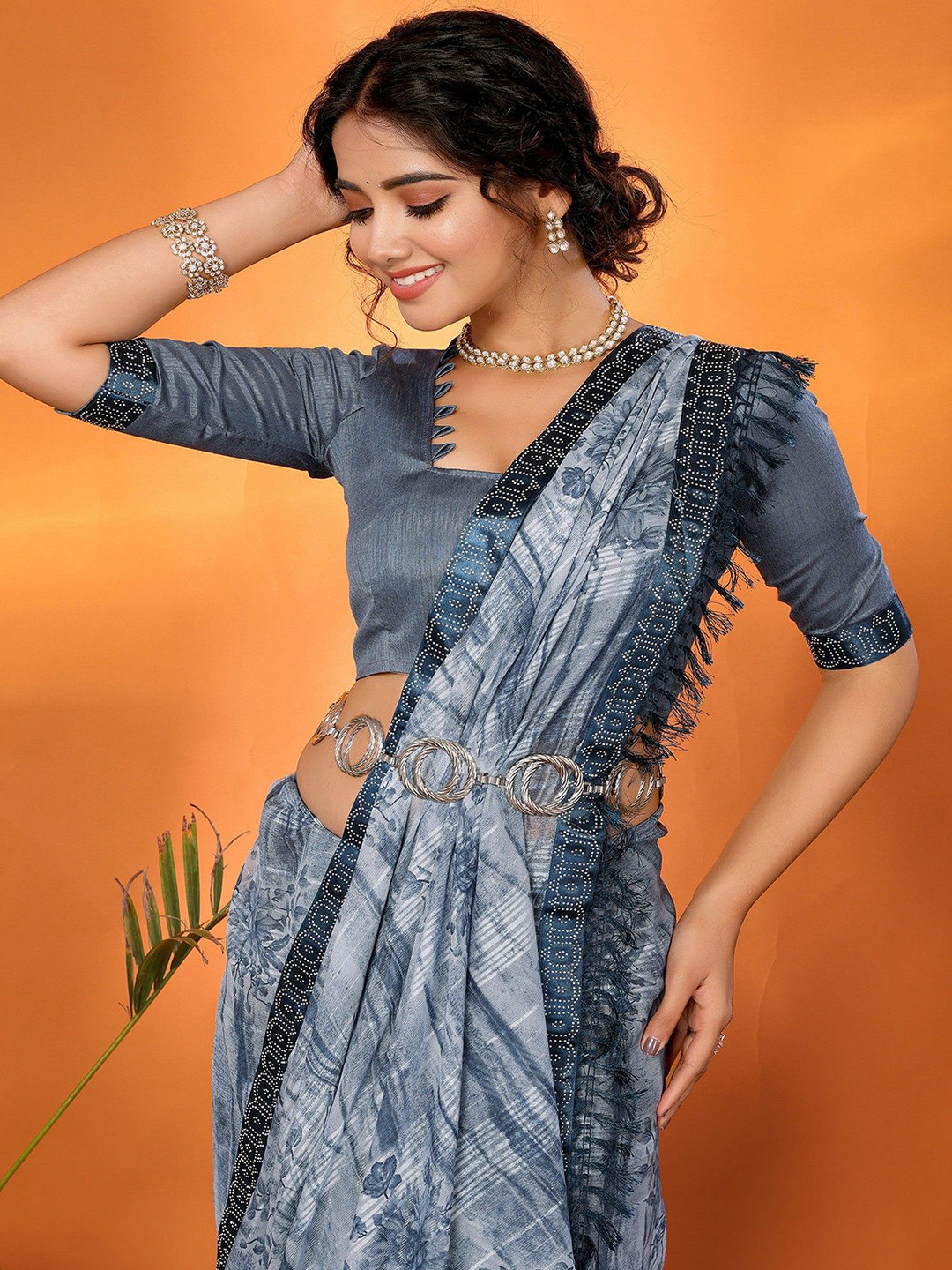 

KALINI Printed Block Print Saree, Grey