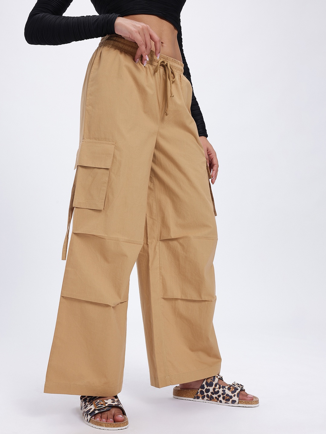

glitchez Women Utility Flow Pleated Cargos, Khaki
