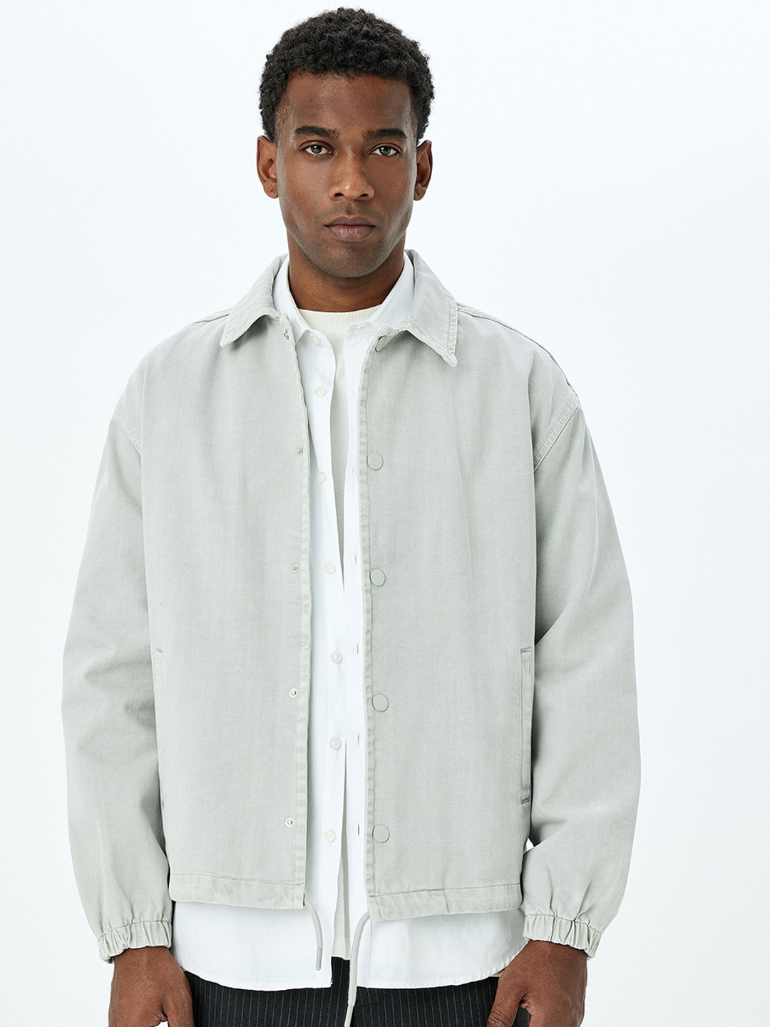 

Koton Men Solid Spread Collar Pure Cotton Shackets, Grey
