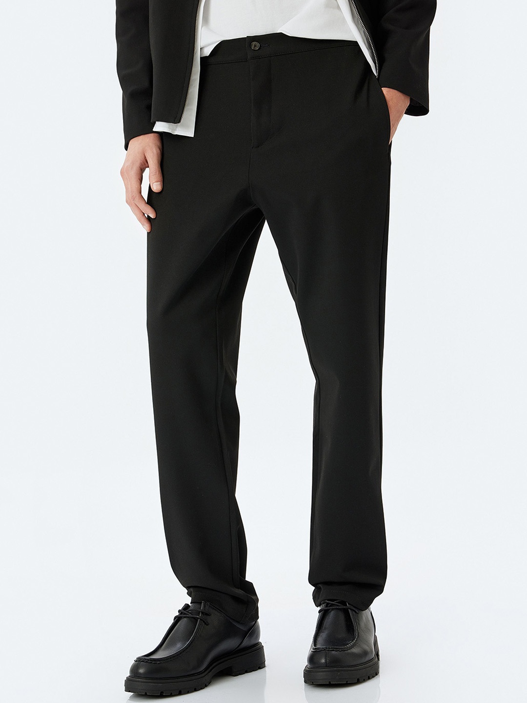 Koton Men Mid-Rise Straight Fit Trouser, Black