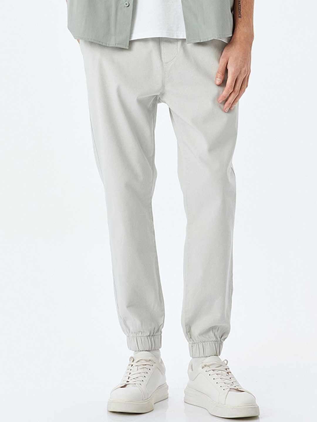

Koton Men Regular Fit Mid-Rise Trousers, Grey
