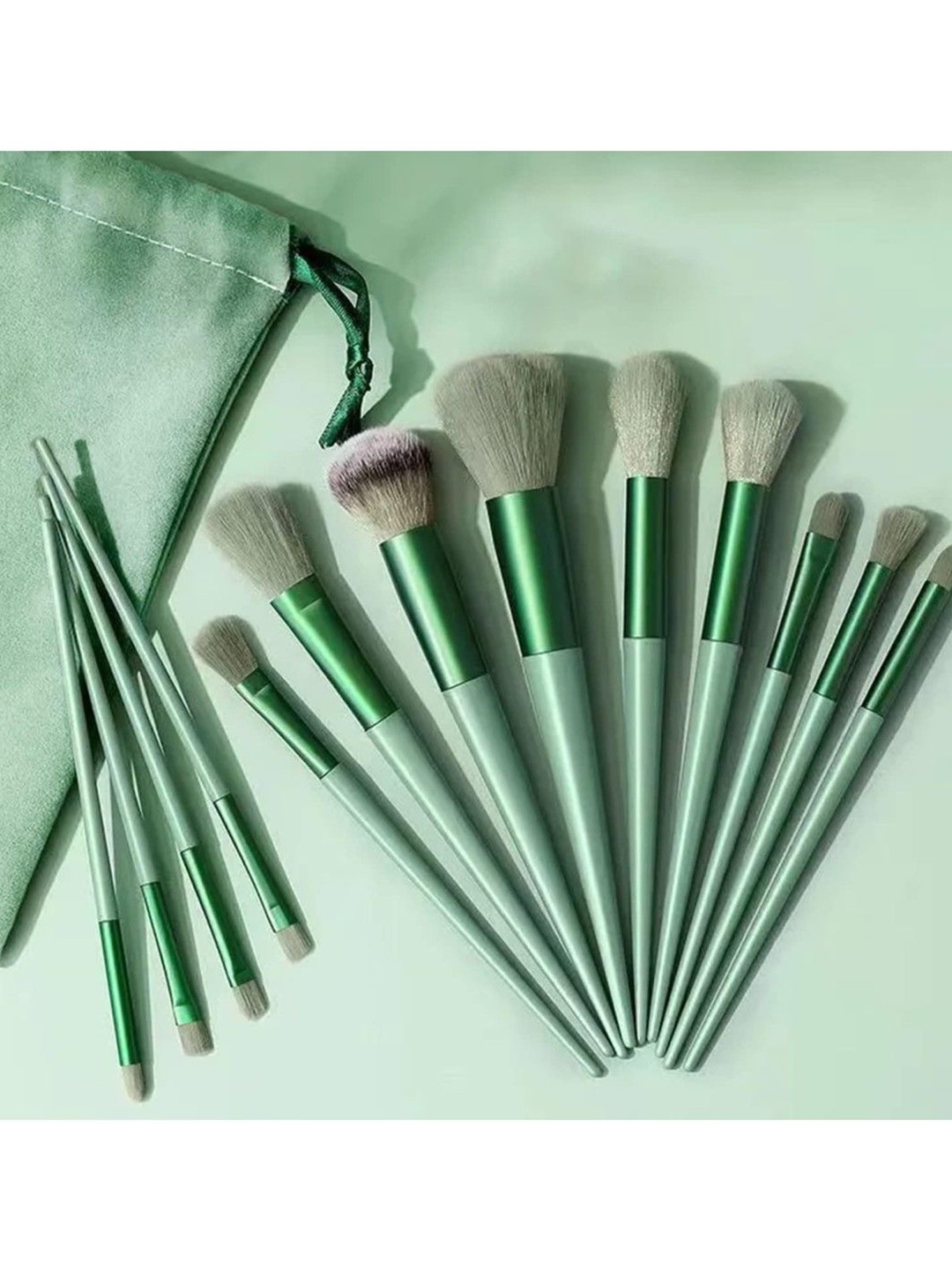 

Huda crush Set Of 13 Professional Makeup Brush Set, Green