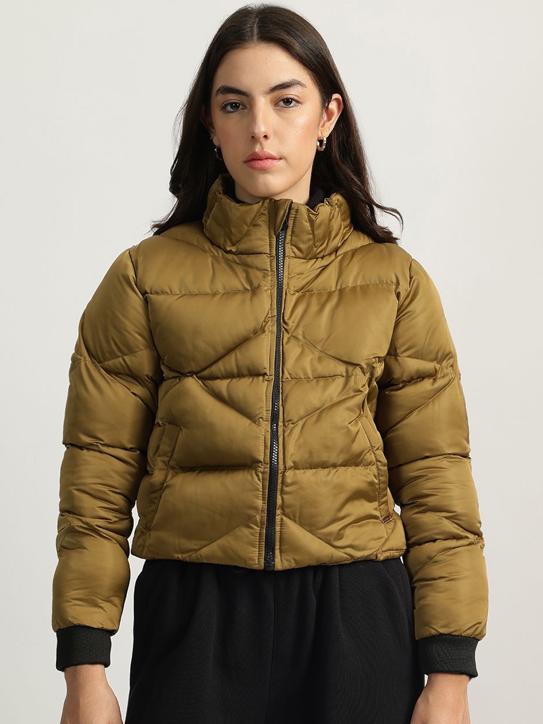

Iconic Women Mock Collar Solid Casual Puffer Jacket, Brown