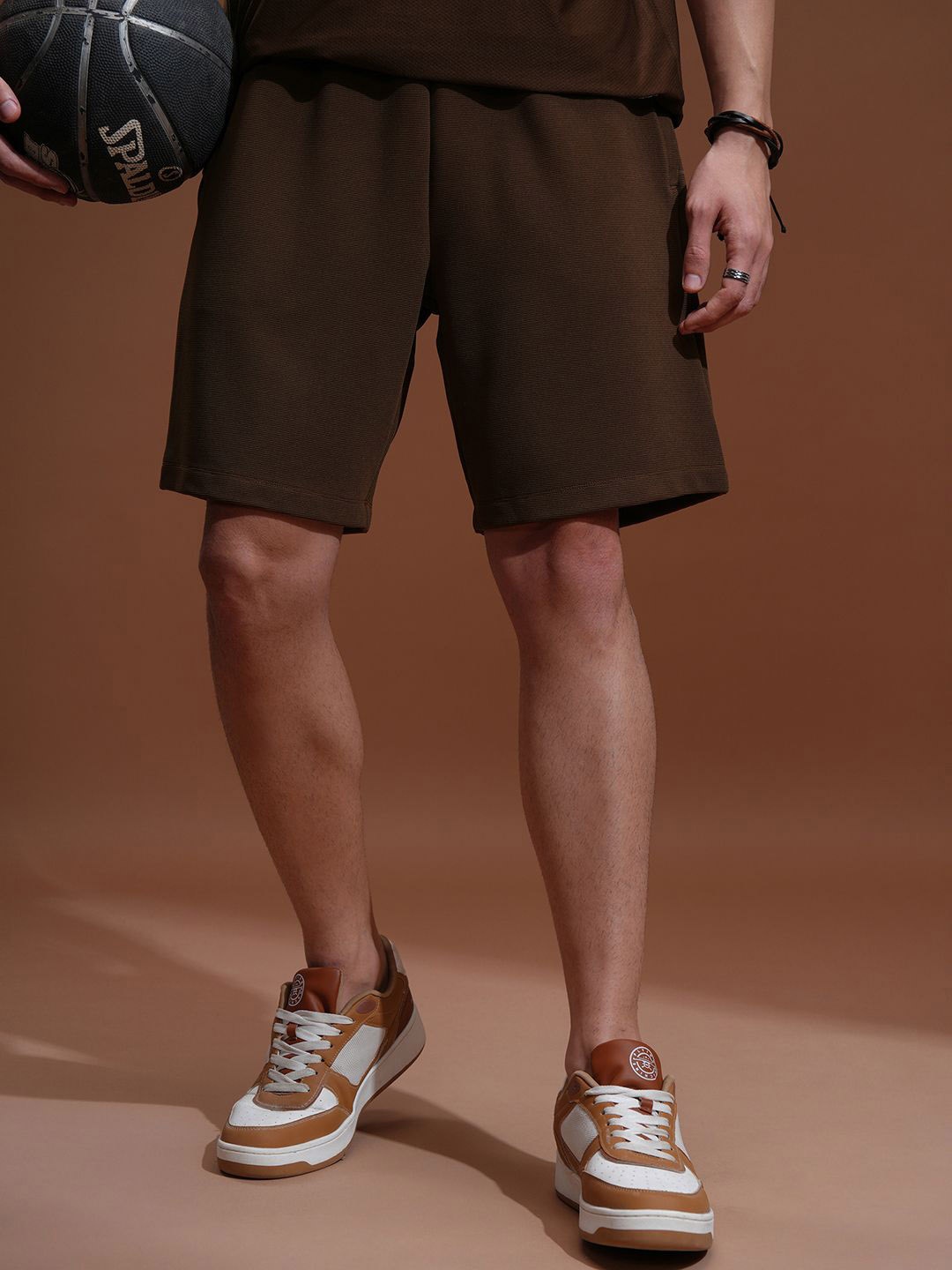 

HIGHLANDER Men Loose Fit Mid-Rise Shorts, Brown