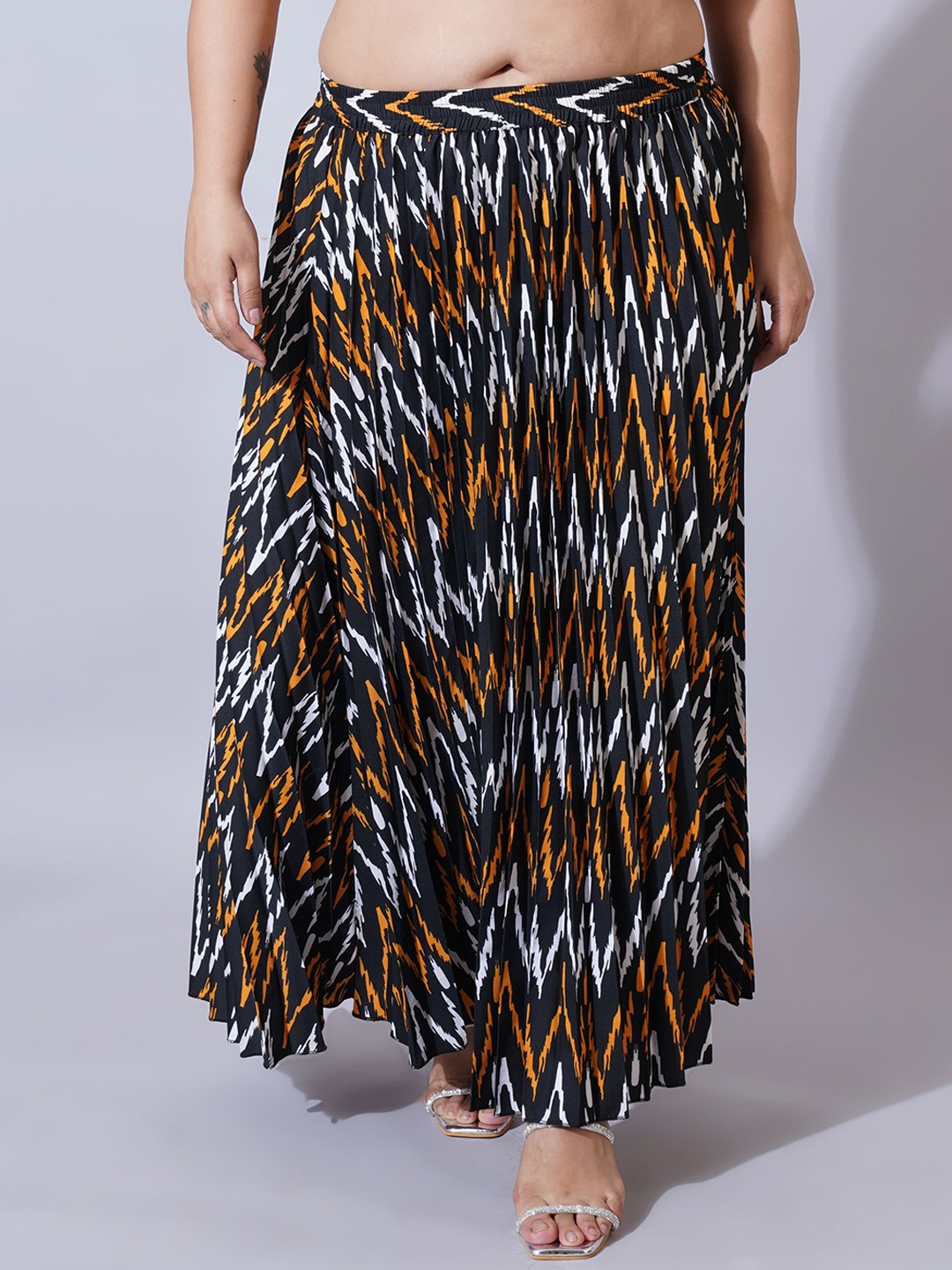 

U&F Beyond Women Printed Flared Maxi Skirt, Black