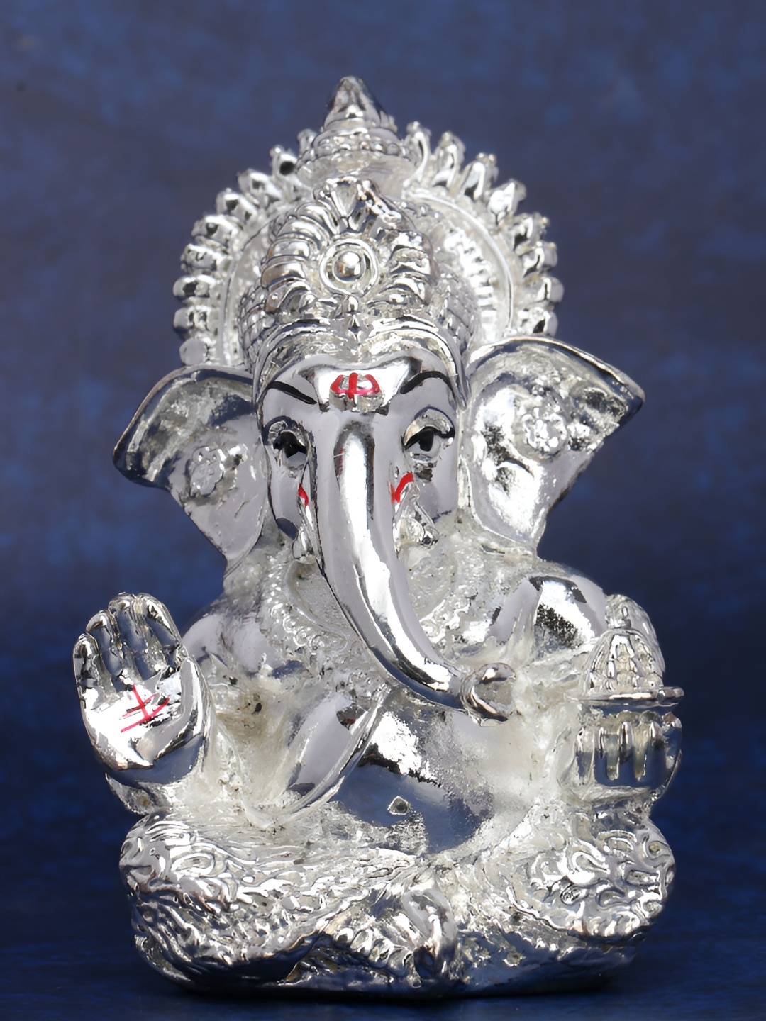

Funku Fashion Silver-Toned & Red Lord Ganesha Idol Showpiece