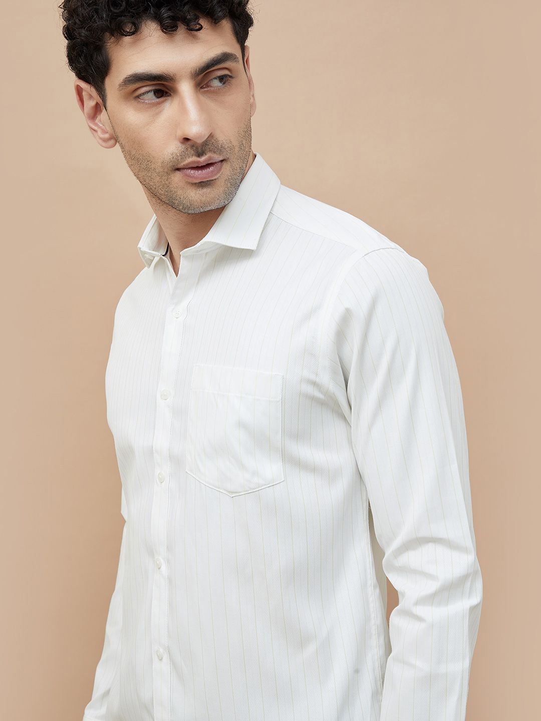 

CODE by Lifestyle Men Cutaway Collar Vertical Striped Cotton Slim Fit Casual Shirt, White
