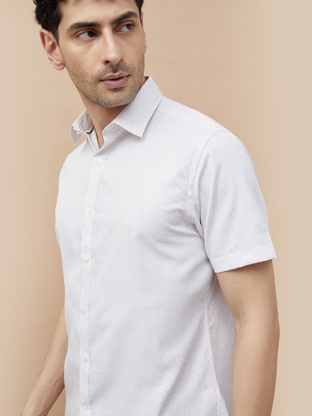 

CODE by Lifestyle Men Cutaway Collar Abstract Printed Cotton Formal Shirt, White