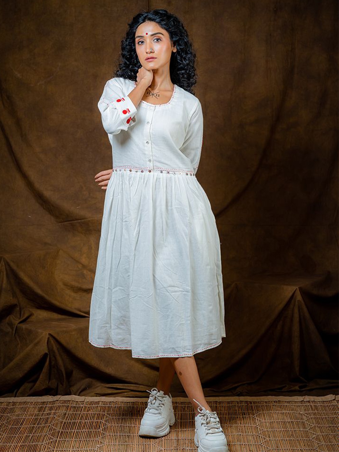 Prathaa Women Embroidered Pure Cotton Fit & Flare Midi Dress, White