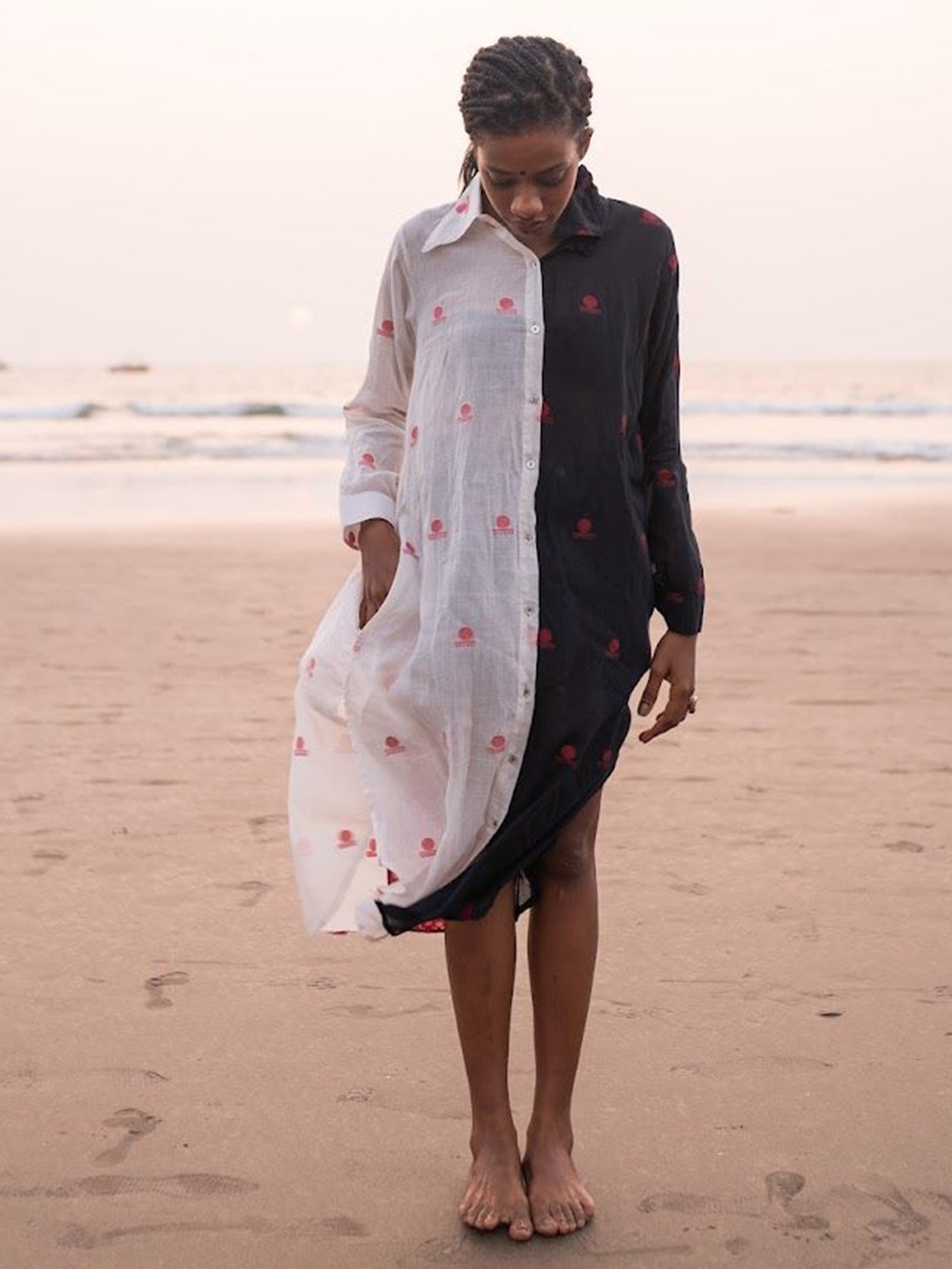 

Prathaa Women Colourblocked Cotton Shirt Midi Dress, White